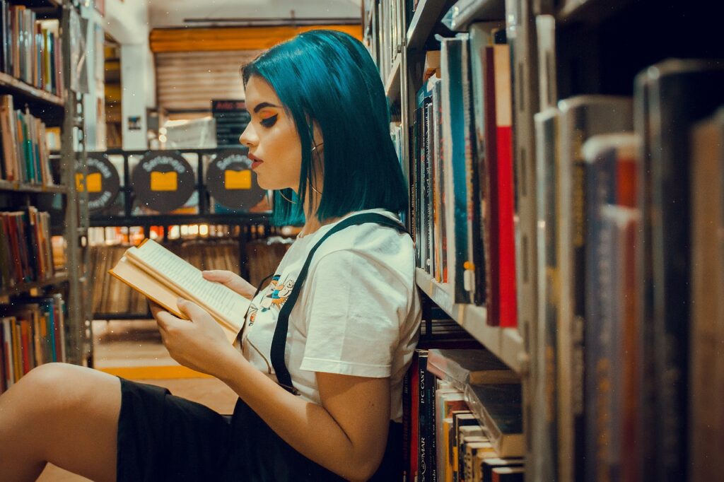 library, woman, books-4158912.jpg