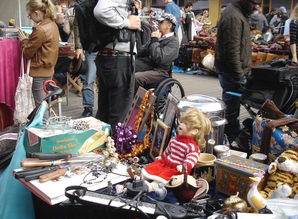 flea market, puppet, vintage, market, junk, kitsch, browse, second hand, flea market, flea market, flea market, flea market, second hand, second hand, second hand, second hand, second hand-467729.jpg